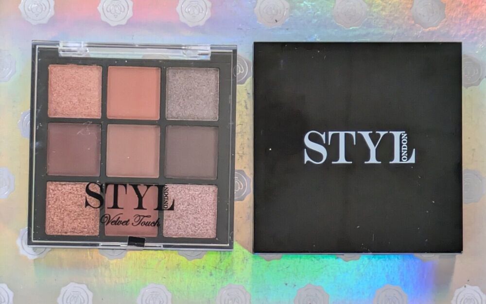 Lot of 2 STYLondon Eyeshadow Palettes ~ Eaton Square & Hypnotic Eyes - New